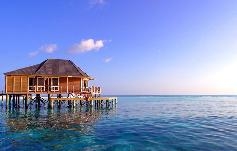 .  . Kuredu Island Resort 4*+