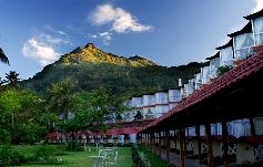 .  . Berjaya Beau Vallon Bae Resort & Casino 3*